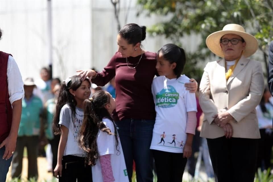 La Jefa de Gobierno, Claudia Sheinbaum, dijo que el nuevo parque es una forma de disminuir desigualdades y unir a los habitantes, además de dar servicios ambientales.