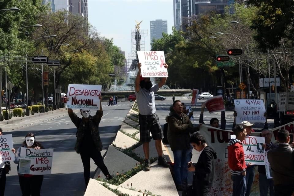 Los pacientes demandan audiencia a Zoé Robledo, titular del IMSS.