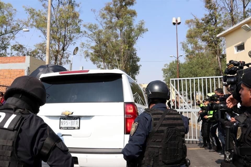 Los presuntos feminicidas fueron trasladados desde la Fiscalía de Atizapán.