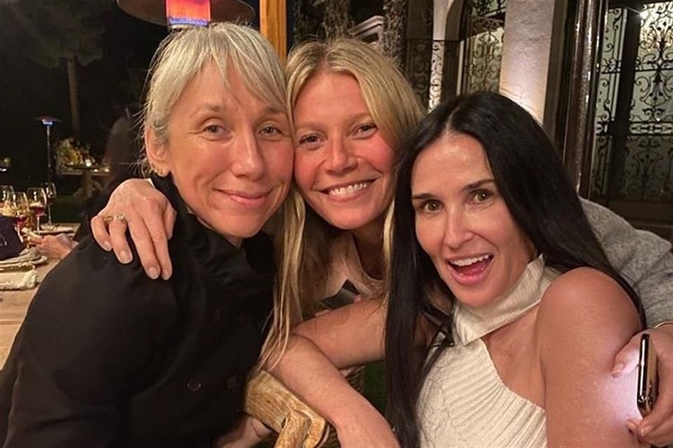 Alejandra Grant y Demi Moore fueron de las invitadas a la fiesta que Paltrow preparó.