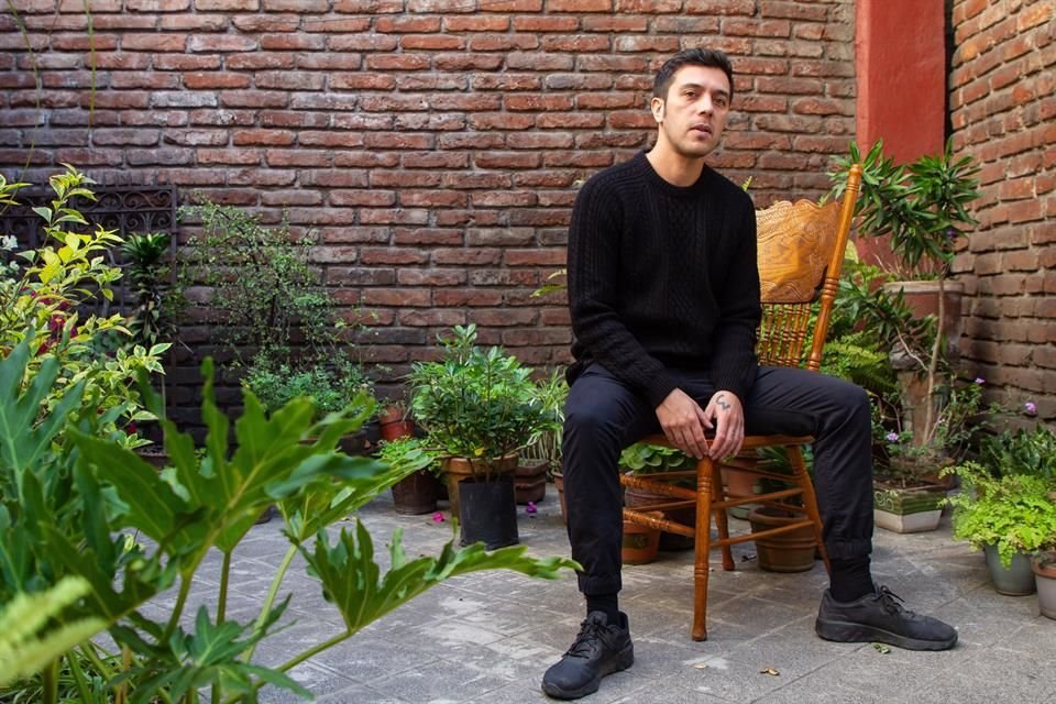 El chileno y la mexicana estrenan este viernes el sencillo, que aparecerá en el disco de Gepe.