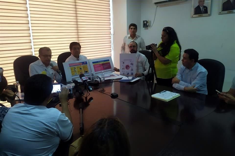 Carlos de la Peña y Arturo Salgado, secretarios de Salud y Educación en Guerrero.