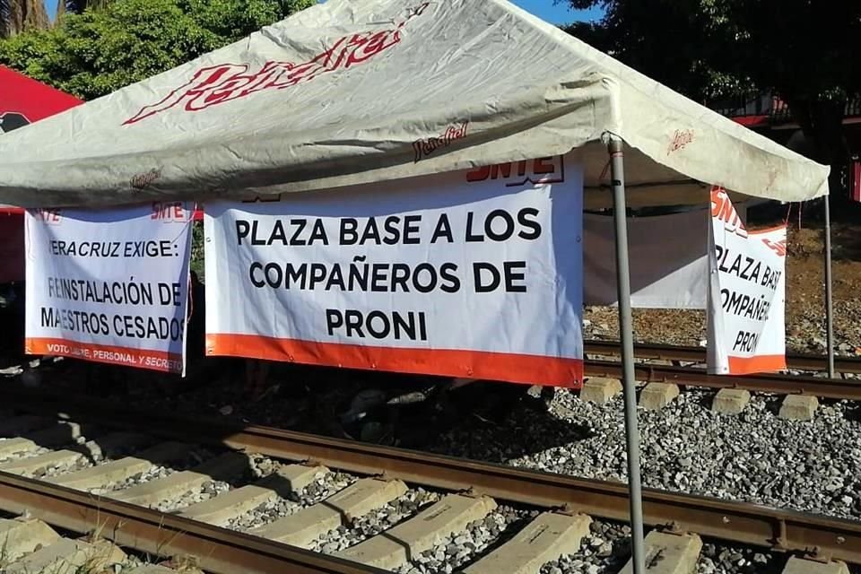144 trenes están sin moverse por el bloqueo, según Ferrosur.
