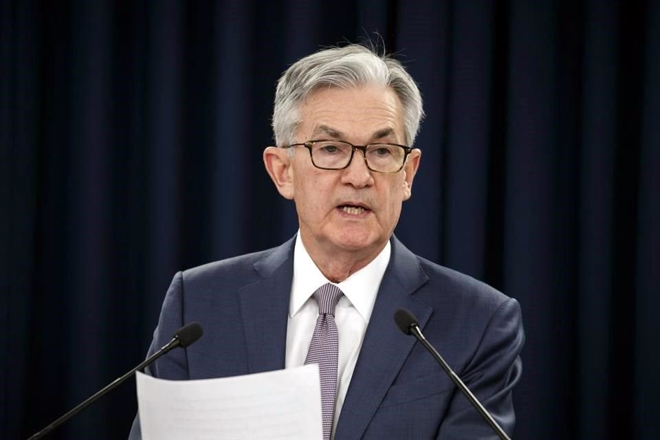 Jerome Powell, presidente de la Fed, ofrece conferencia de prensa tras el recorte de las tasas de interés.