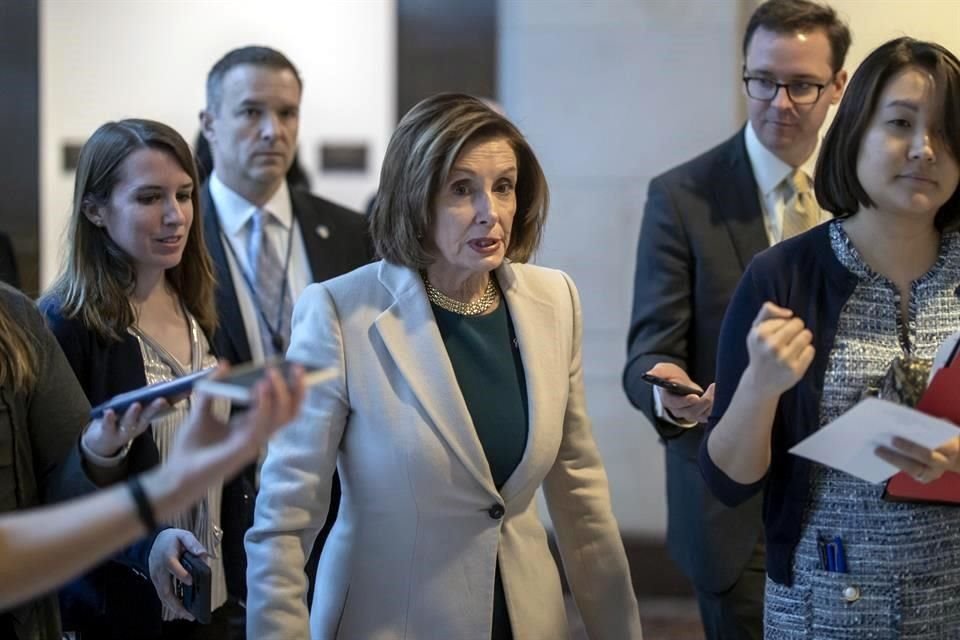 La Cámara baja de EU, dirigida por Nancy Pelosi, aprobó una partida de 8.3 mil millones de dólares con apoyo bipartidista.