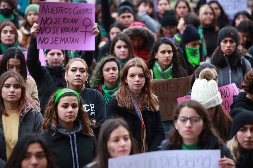 Según cifras de INEGI, 38.8% de mujeres de 15 años o más ha experimentado violencia sexual a lo largo de su vida, en el trabajo y escuela.