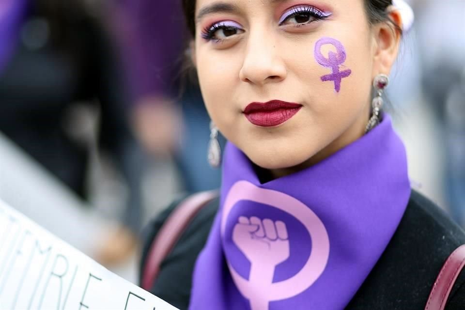 Miles de mujeres se concentraron esta tarde en la Explanada de los Héroes, por el Día Internacional de la Mujer.