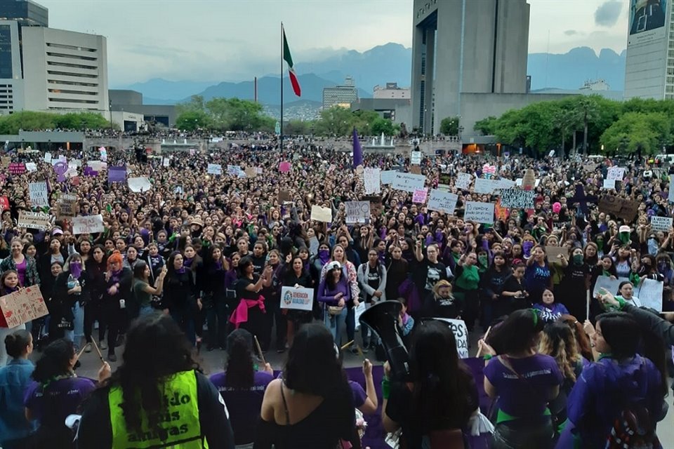 Activistas exigieron a las autoridades actuar contra la violencia de género.