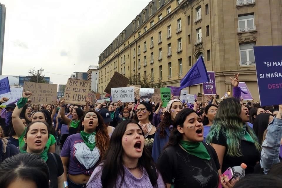 Las mujeres exigieron un alto a la violencia de género.