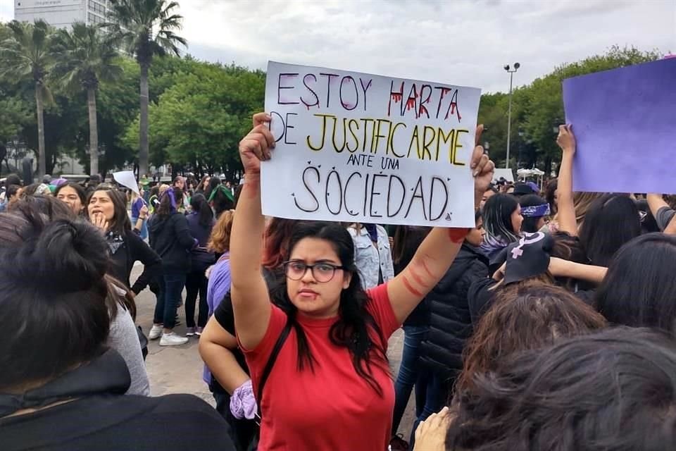 Mujeres alzaron la voz contra la violencia de género.