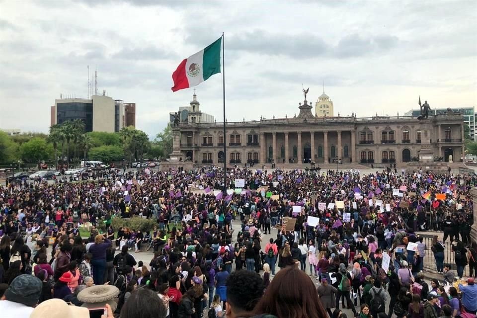 La Explanada lució llena durante la mayor parte de la tarde.