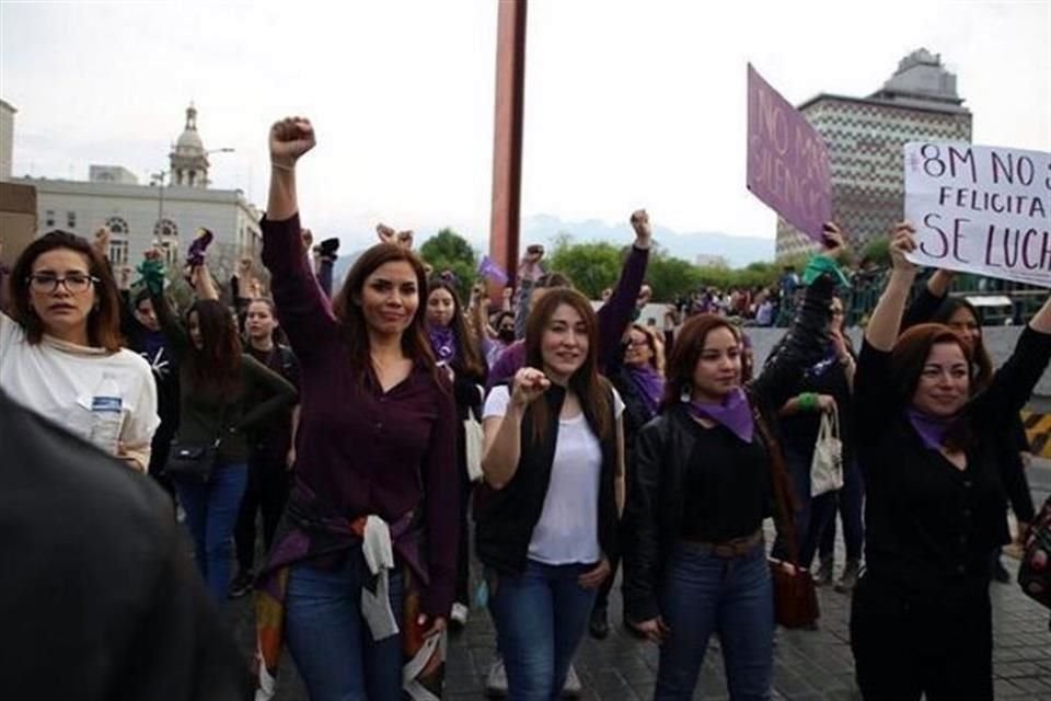 Mujeres en la marcha.