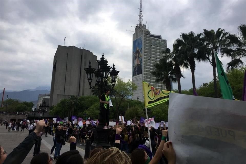 Los contingentes al inicio de la marcha.