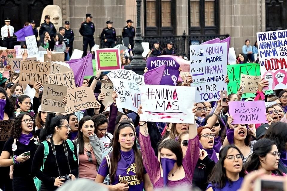 Consignas y exigencias para frenar la violencia de género unieron las voces de las participantes.