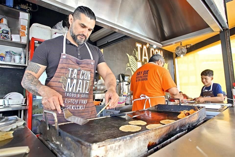 Rodolfo Castillo se hizo cargo de su taquería.