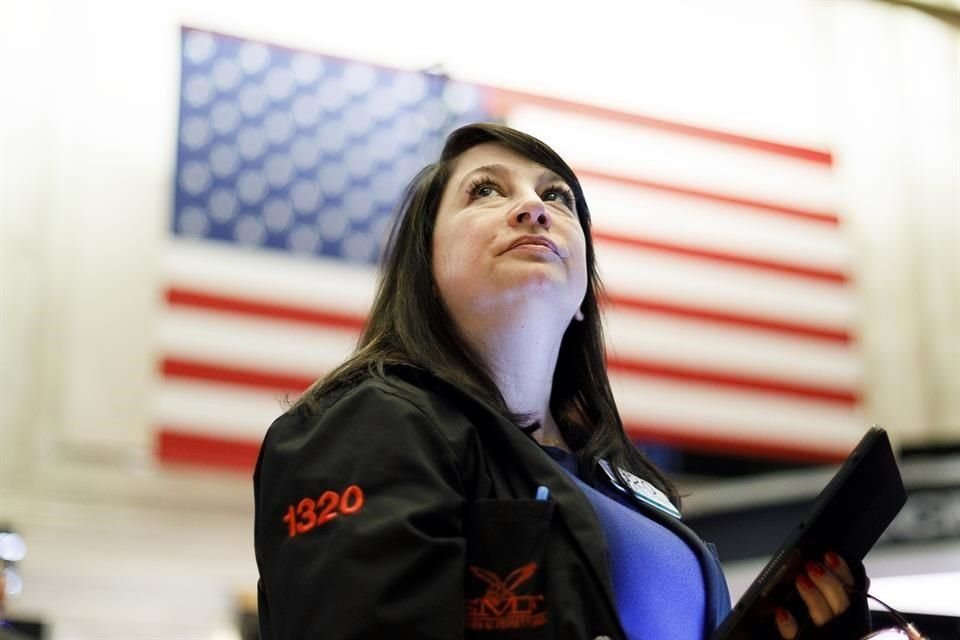 Wall Street suspendería operaciones nuevamente este jueves si las pérdidas se acercan al 13 por ciento.