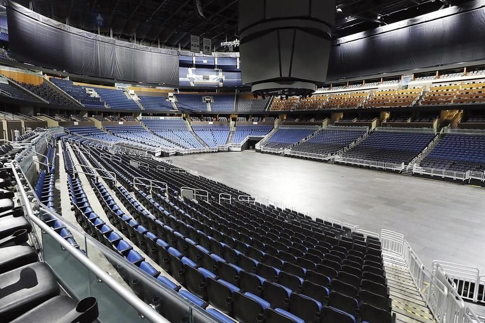 El Amway Center en Orlando, casa del equipo Orlando Magic, luce vacío luego de que la NBA suspendió la temporada.