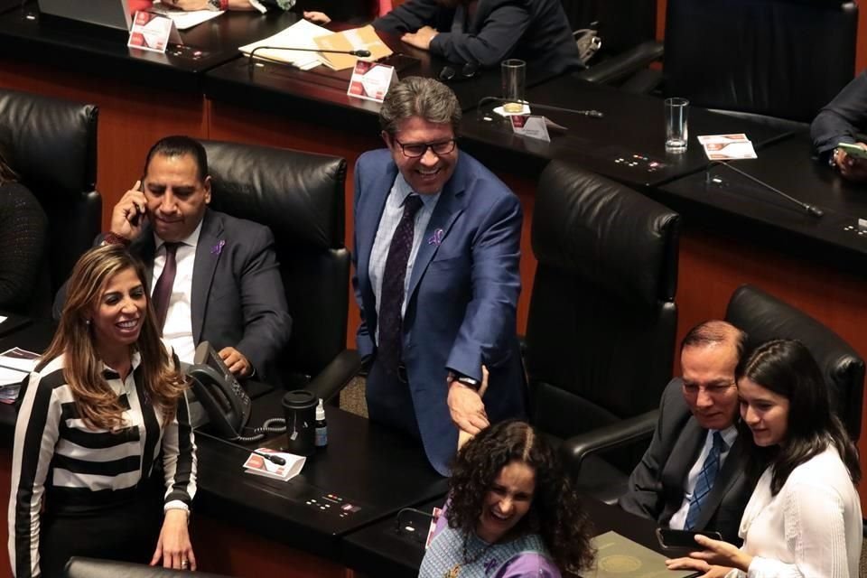 Aspectos de la sesión del Senado de este jueves.