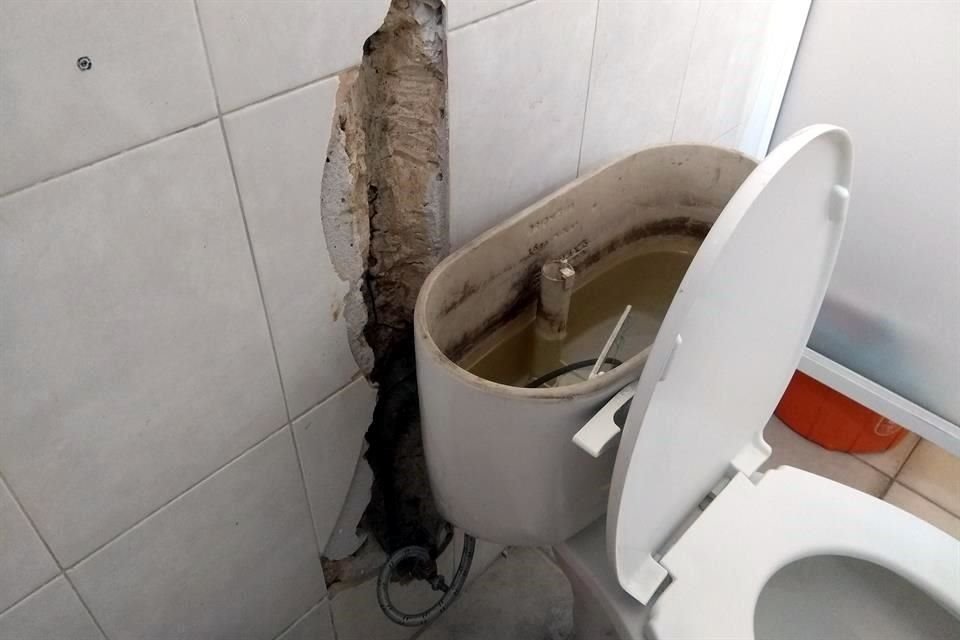 En algunos baños no hay papel higiénico ni jabón y faltan hasta las tapas en varios sanitarios.