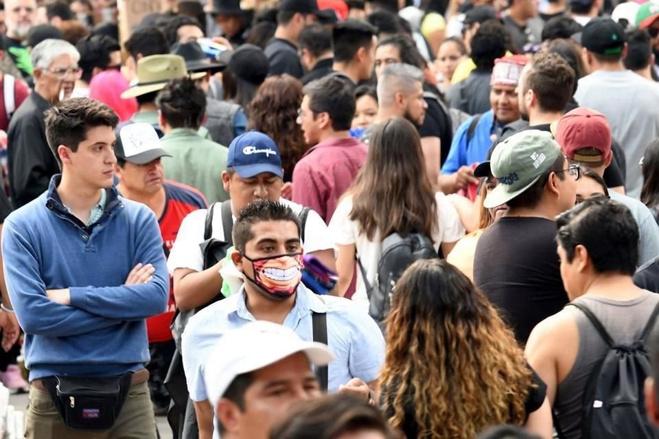 Al menos 27 personas fueron identificadas con fiebre en Vive Latino, que se realiza en Foro Sol; Ssa descartó sospechosos por coronavirus.