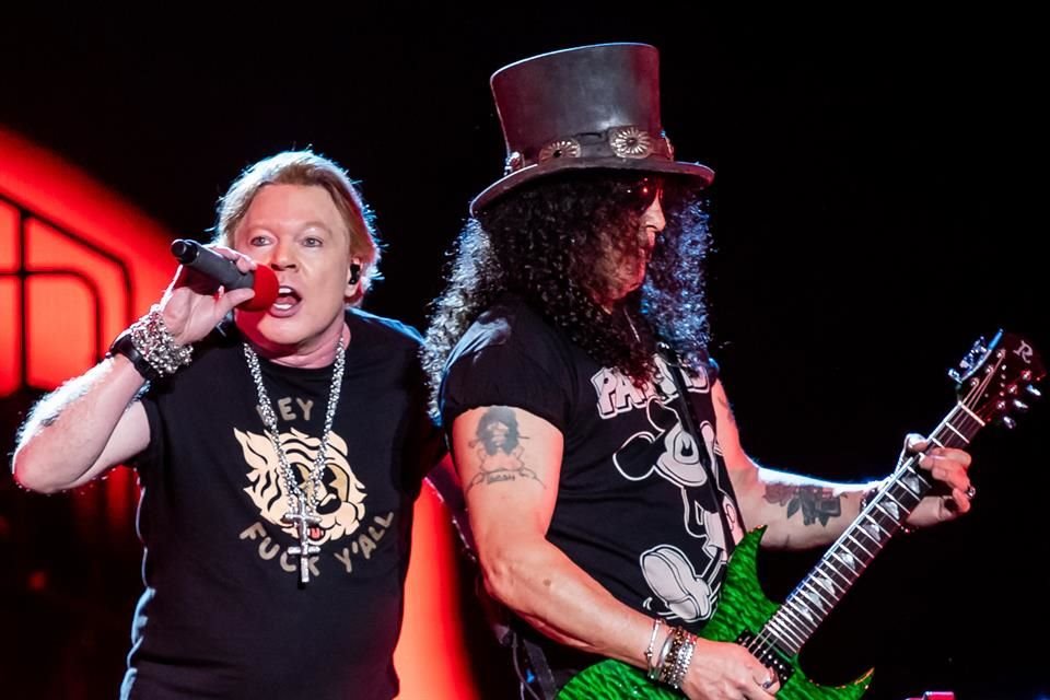 Axl Rose y Slash tocaron 'Welcome to the Jungle' y desataron la locura.