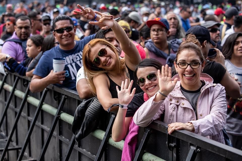 Sin temor a la nueva pandemia, todos gozaron calor, música y buen ambiente.