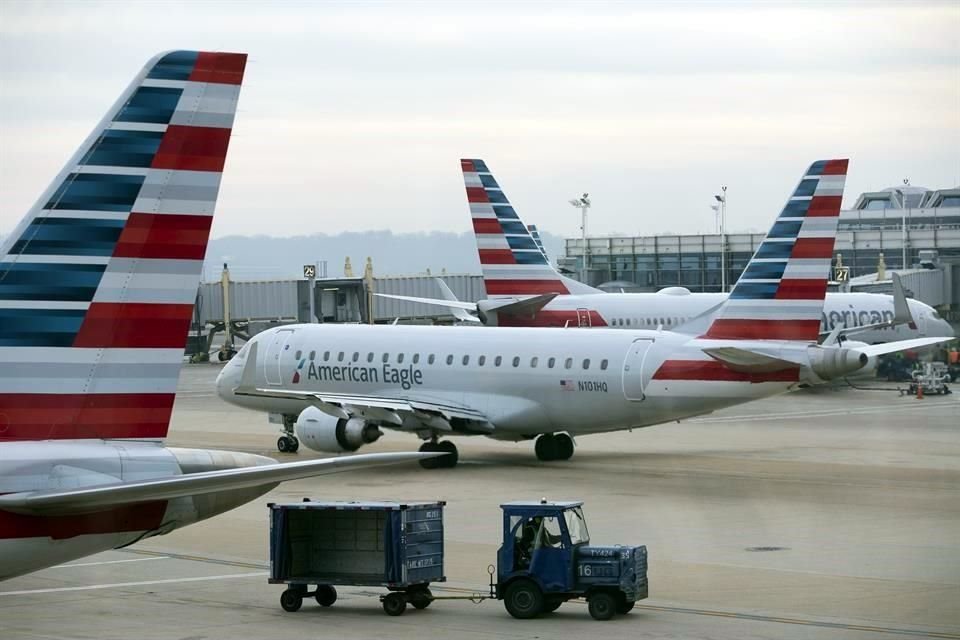 American Airlines dijo que continuará con los vuelos de corto recorrido, que incluye a Canadá, México, el Caribe, Centroamérica y ciertos mercados en el norte de Sudamérica, como estaban programados.