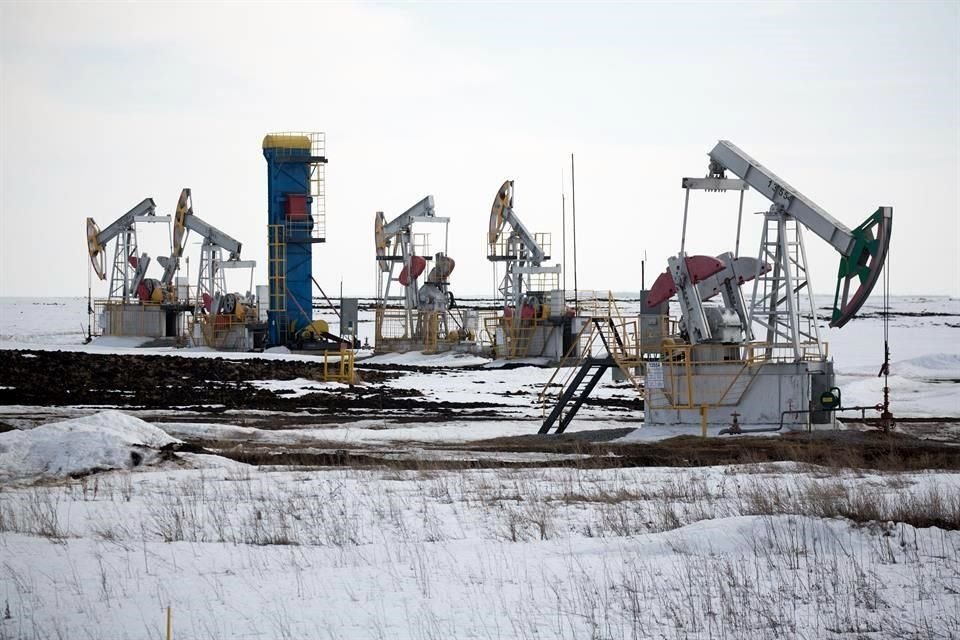 La ola de frío extremo paralizó casi un cuarto de la capacidad de refinación de Estados Unidos.