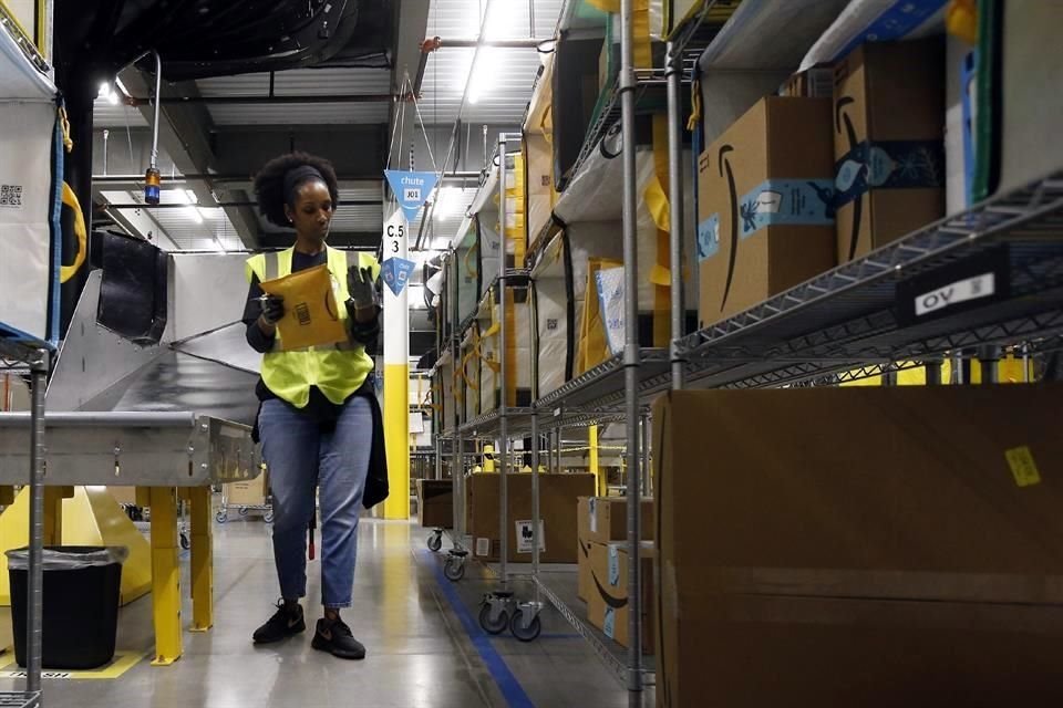 Amazon agregó más de 175 mil trabajadores durante una intensa contratación que comenzó en marzo.