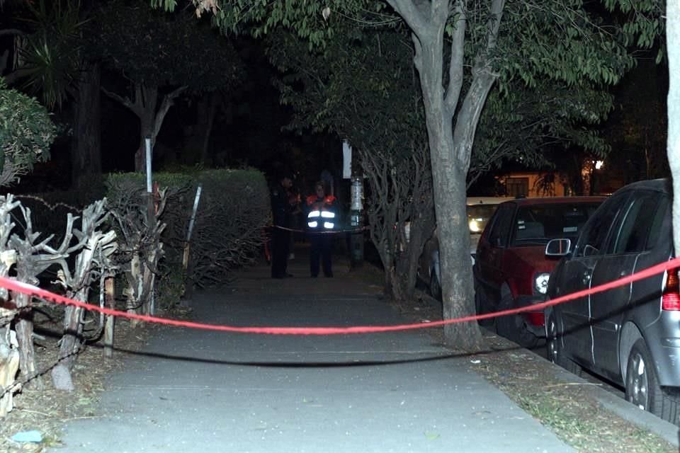 La maleta en la que fue ocultado el cuerpo fue encontrada en la calle Manuela Cañizares, detrás de la Secundaria 280 'Max Shein'.