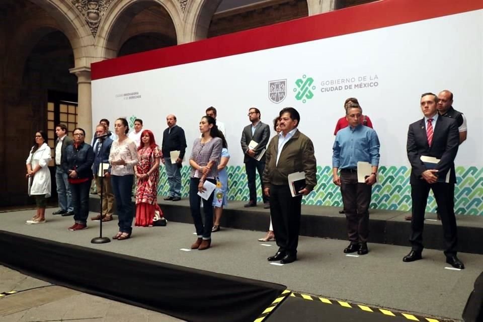 La Jefa de Gobierno hizo el anuncio del cierre de varios establecimientos en conferencia con Alcaldes.