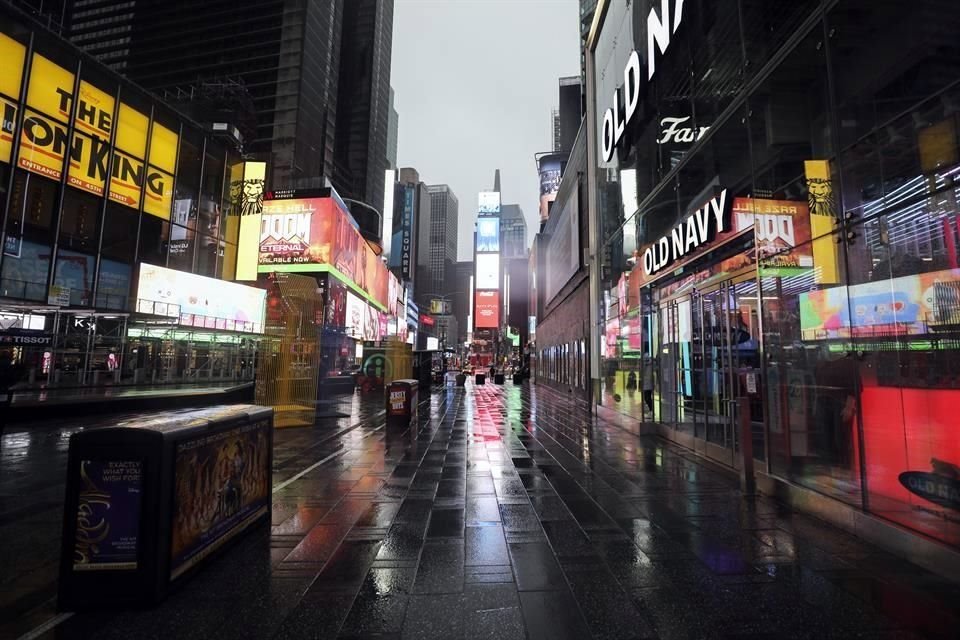 Imagen el 23 de marzo de 2020 de Times Square vacío, en Nueva York, Estados Unidos.