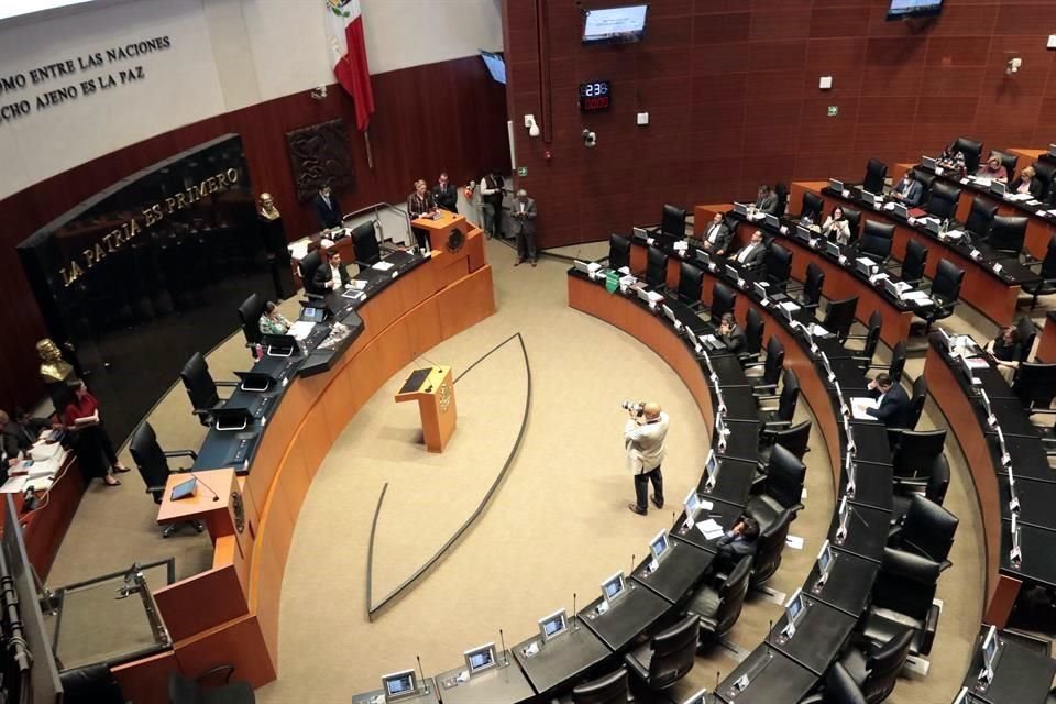 Las bancadas del PRI y del PAN en el Senado de la República descalificaron la consulta sobre la cervecera en BC.