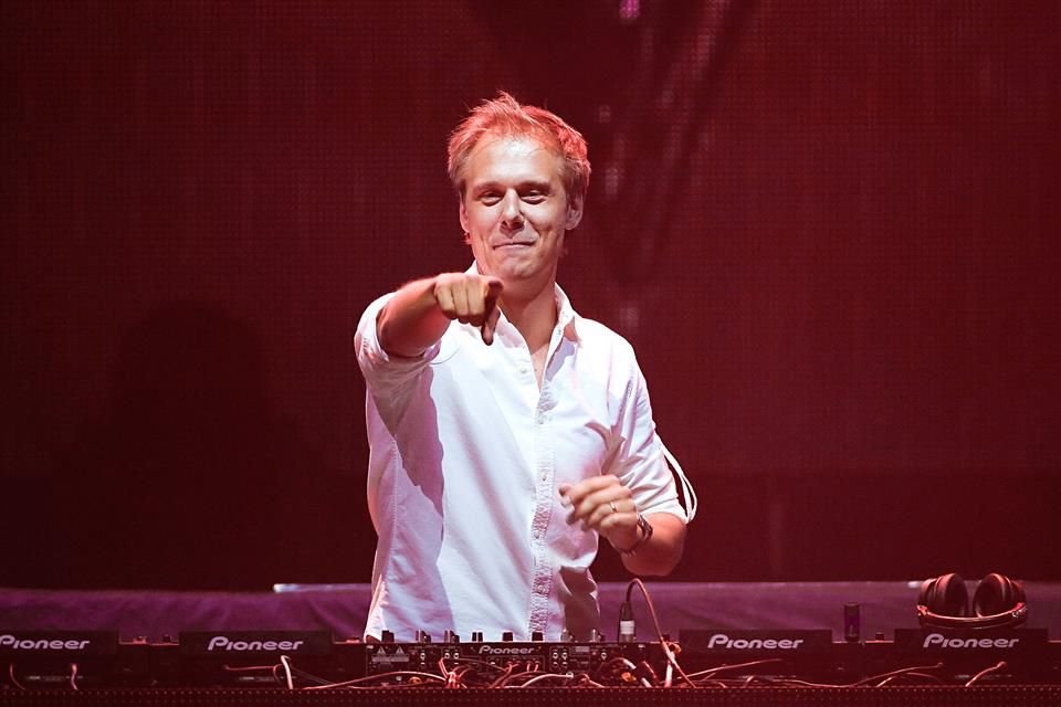 La casa discográfica de Armin van Buuren lanzará en abril la producción de música electrónica 'Armada Unites'.