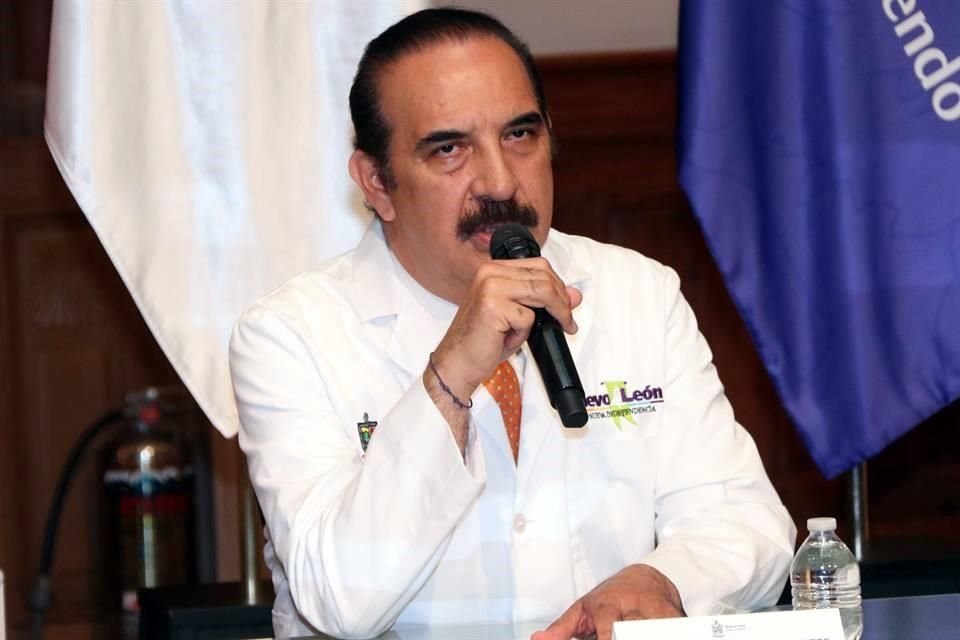 Manuel de la O, Secretario de Salud estatal.