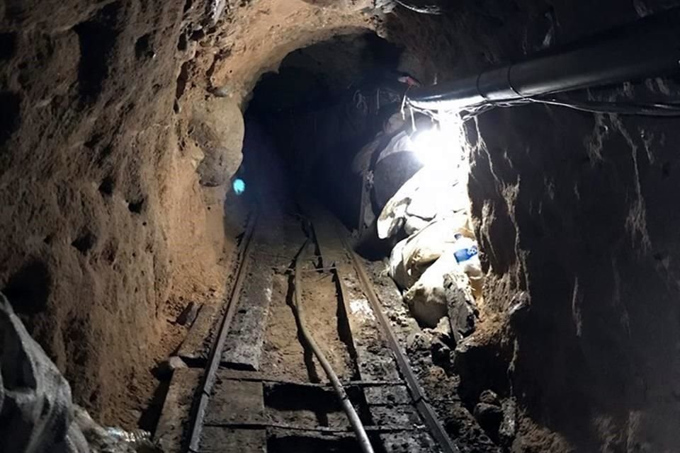 El túnel, de 600 metros de largo y 9 de profundidad, tenía iluminación y ventilación.