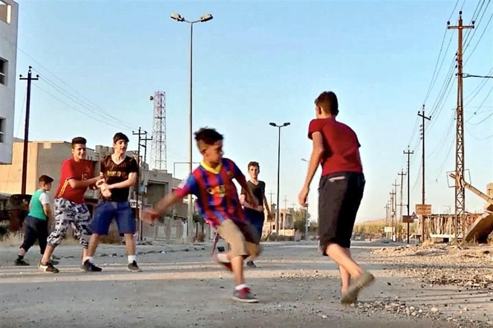 Juegos de niños #19: Fútbol prohibido, de Francis Als, inauguró virtualmente la Sala 10 del MUAC.