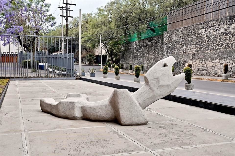 Con 'El animal del Pedregal', en Avenida Las Fuentes 100, Goeritz comenzó en 1951 una prolífica producción de escultura urbana.