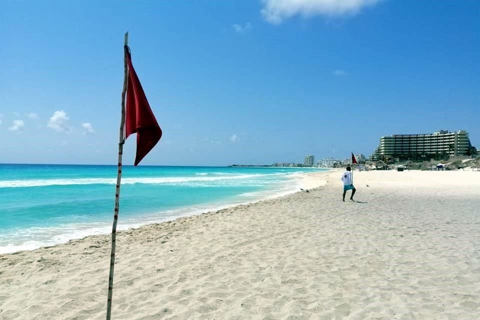 Las playas en Quintana Roo fueron cerradas debido a la pandemia de Covid-19.