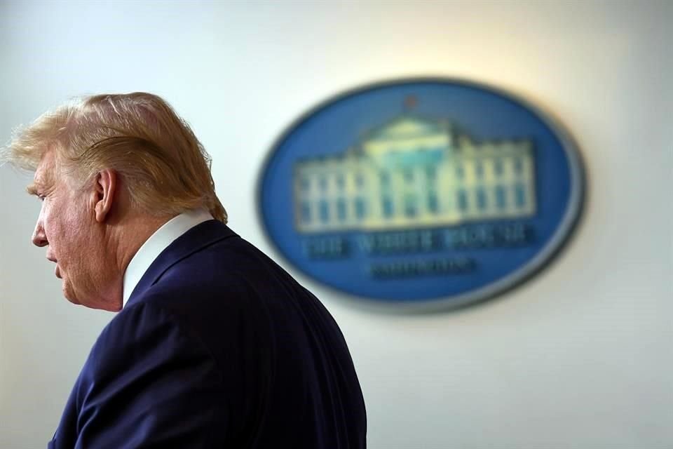 Donald Trump durante conferencia de prensa en la Casa Blanca.