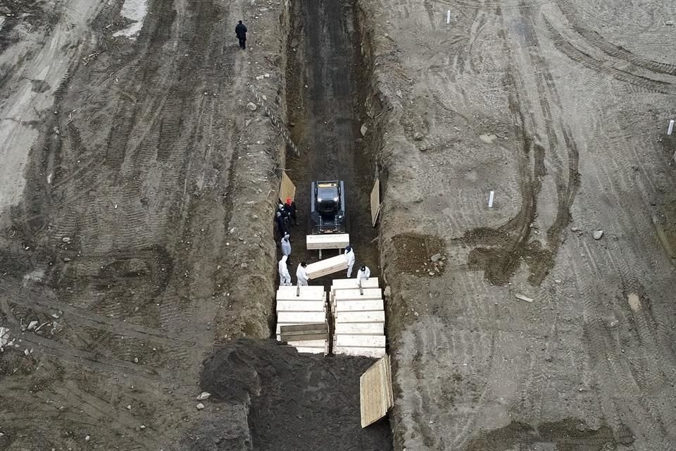 El Gobierno de Nueva York ha incrementado el entierro de cuerpos no reclamados en un terreno en Hart Island.