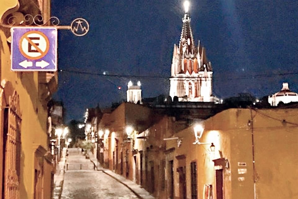 De los 300 restaurantes que existen en el padrón de San Miguel de Allende, algunos se decidieron por cerrar 'hasta nuevo aviso'.