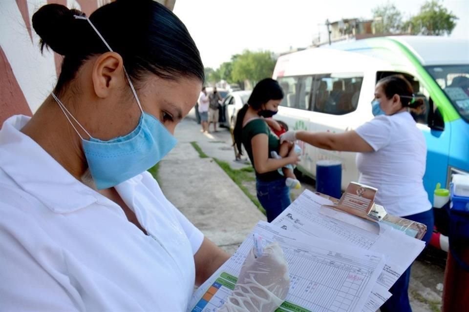 López-Gatell dijo que  México tiene un rezago histórico en la formación de especialistas en salud.