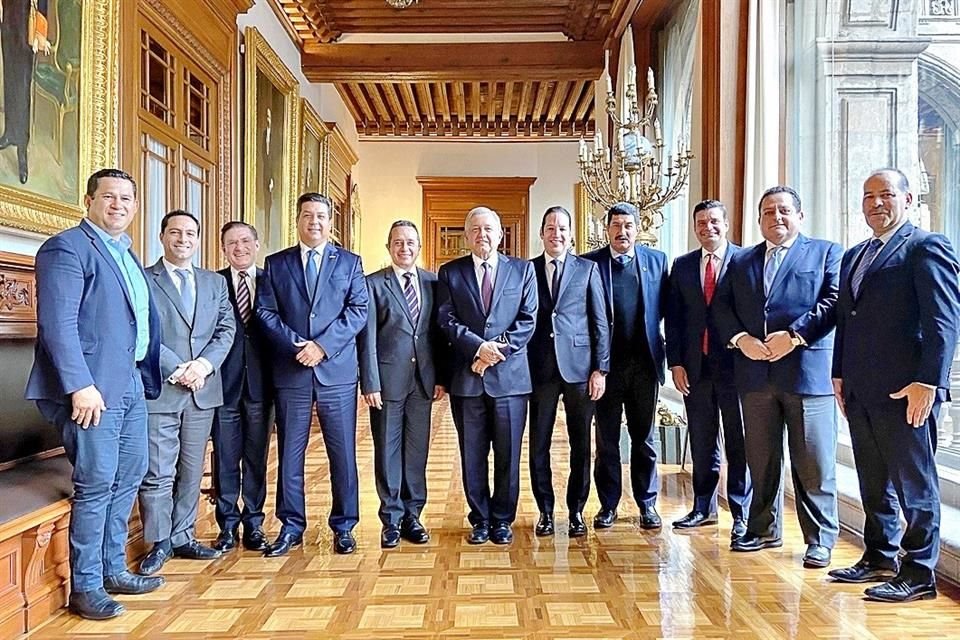 Gobernadores del PAN con el Presidente Andrés Manuel López Obrador en Palacio Nacionl.