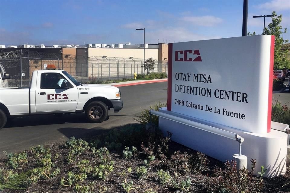 Centro de detención Otay Mesa en San Diego.