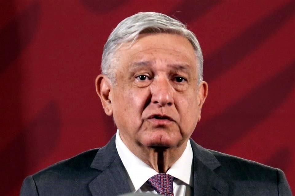 Andrés Manuel López Obrador durante la conferencia matutina de este martes 14 de abril.