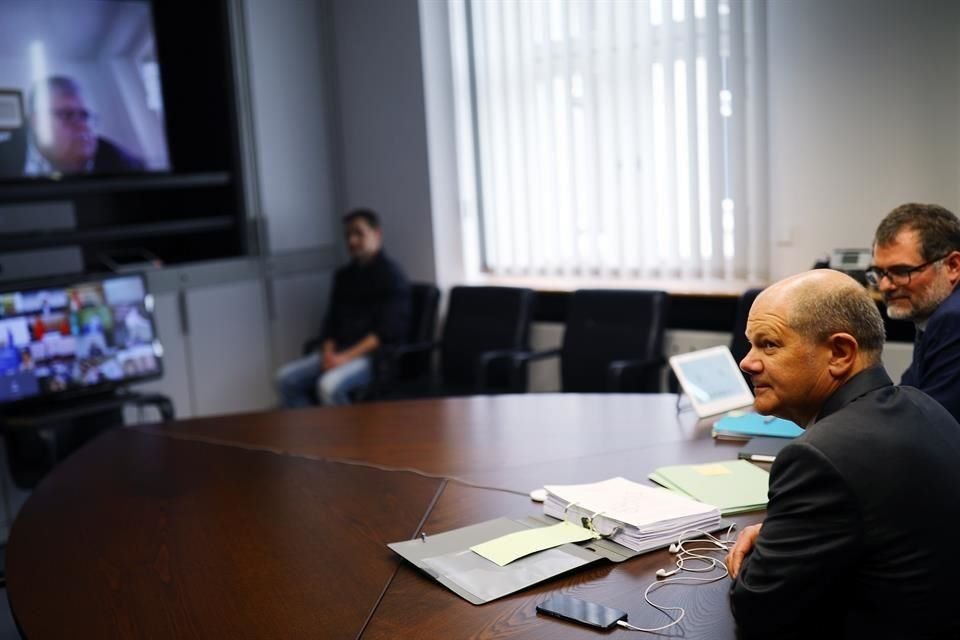 'Los directores destacaron el progreso logrado en la implementación de los compromisos de salvaguardia de la gobernanza respecto al gasto relacionado con la Covid 19 en los países elegibles para CCRT', señaló el Fondo en un comunicado.