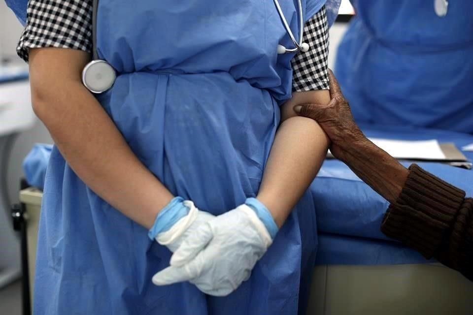 Trabajadores de salud de hospitales rurales de Chiapas urgen los insumos médicos ante la pandemia de Covid-19.