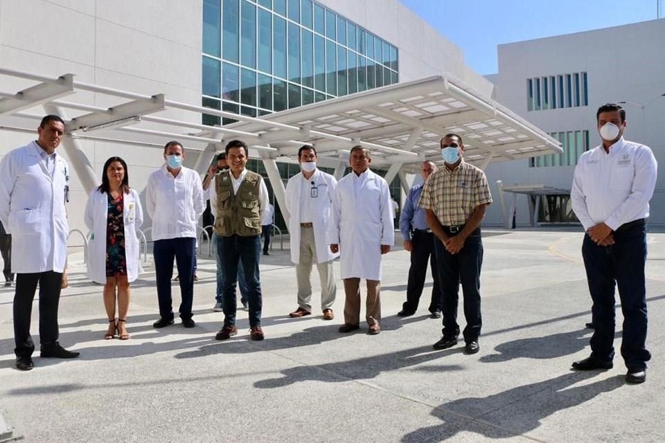 El director general del IMSS y el Gobernador de Nayarit supervisaron el Hospital General de Zona Nº33, que atiende a pacientes con COVID-19.