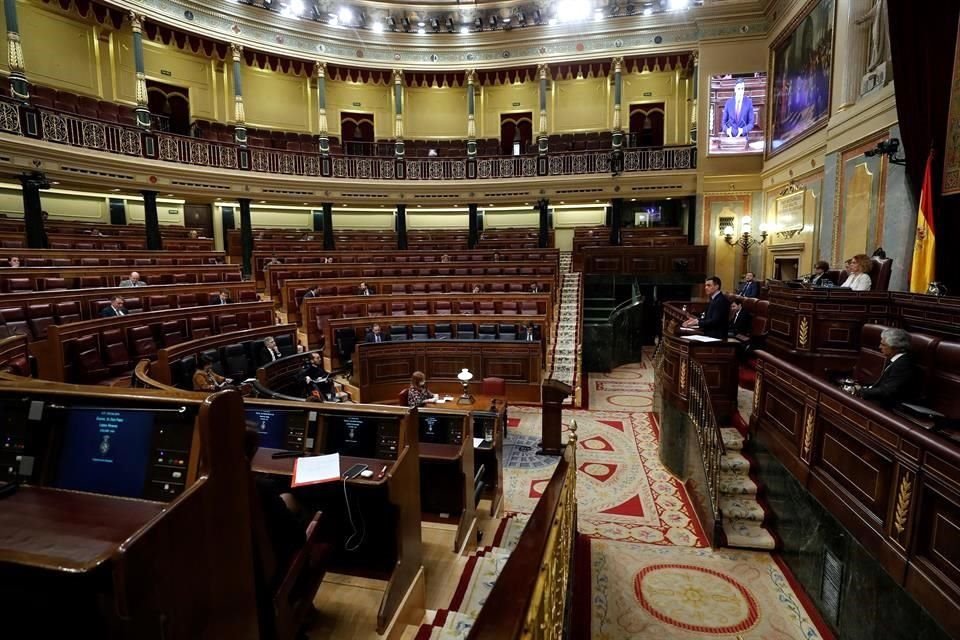 El Presidente del Gobierno, Pedro Sánchez, durante su comparecencia en el pleno del Parlamento español.